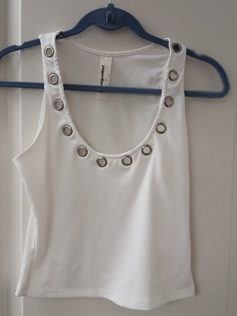 Misguided Women's Ribbed Crop Tank Top with Metal Eyelet Neckline